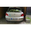 Fotó autó hátsó rendszámtáblával.